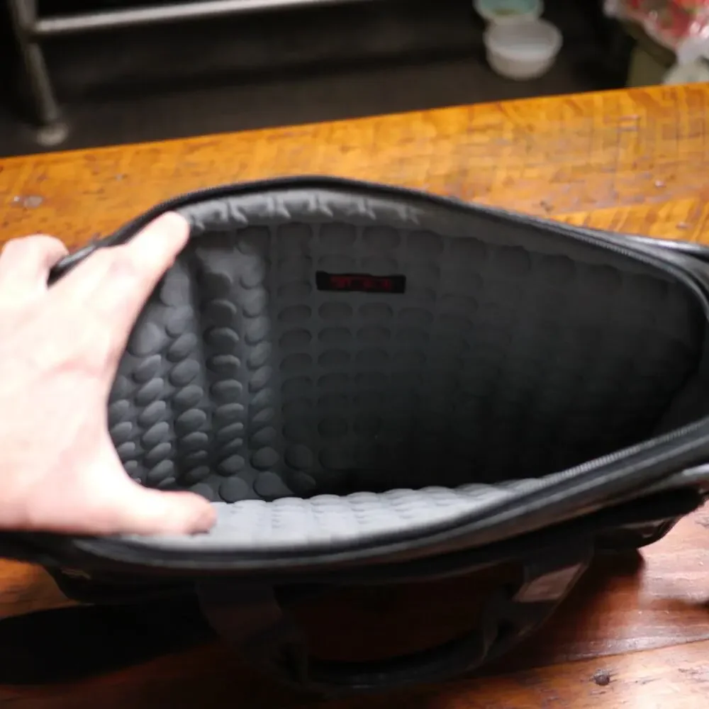 TUMI Black Leather Soft Padded Laptop Bag Travel Briefcase + Shoulder Strap